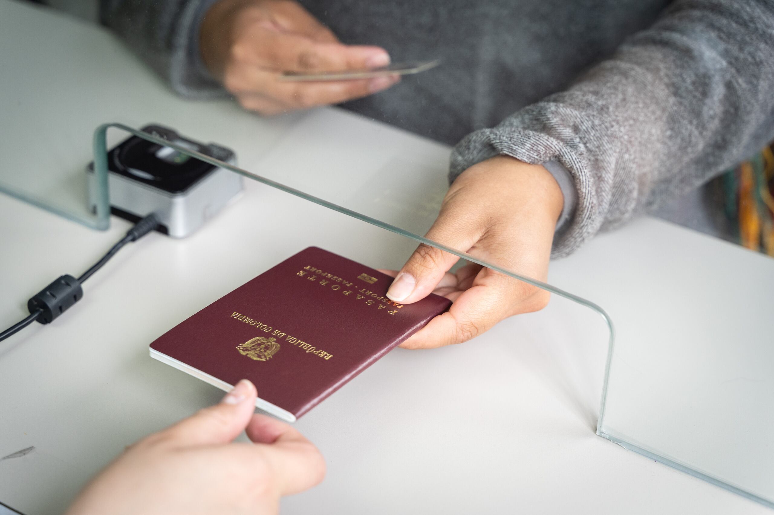 El Ministerio de Relaciones Exteriores reconoce que la entidad carece de personal capacitado e infraestructura adecuada, lo que complica el inicio de la fabricación estatal de pasaportes en los plazos previstos por el Gobierno - crédito Cancillería de Colombia