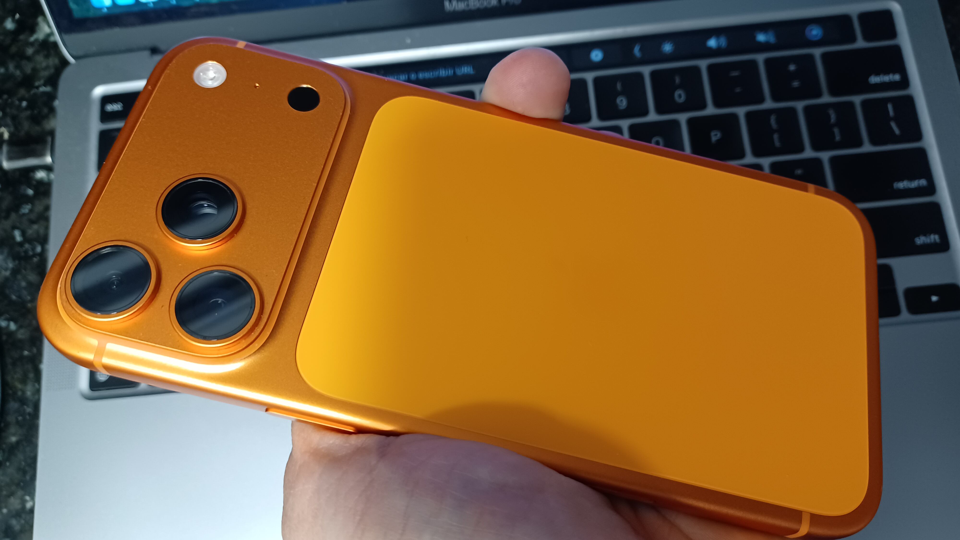 El nuevo iPhone se ha convertido en uno de los dispositivos más codiciados para esta temporada - (Opy Morales/Infobae)