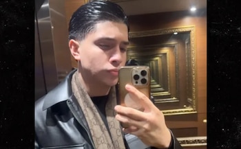 El caso de Santos Salazar sigue bajo investigación y el influencer permanece detenido con una fianza de USD 1 millón (TMZ)