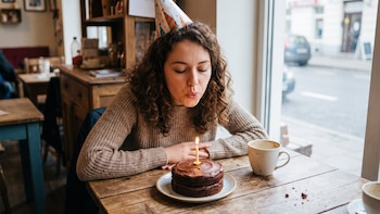 La psicología asegura que las personas a las que no les gusta celebrar su cumpleaños lo hacen por pereza, se relaciona con validación presión social