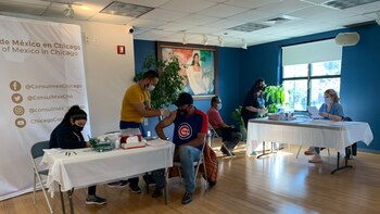 Inició vacunación contra COVID-19 para