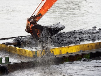 La Autoridad de Aplicación informará sobre el estado general de la navegación y las condiciones operativas, el desarrollo de obras y servicios vinculados con la infraestructura, los programas de mantenimiento y mejora y los planes de inversión (Foto: Shutterstock)