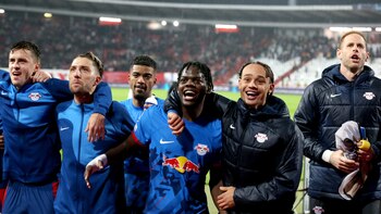 1-2. Xavi Simons y Openda