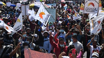 Refinería estatal, topes salariales y renuncia de magistrados: las demandas que organizaciones campesinas llevarán a las calles de Guatemala el 12 de octubre