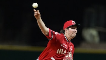 Trevor Bauer brilla en su regreso a playoffs con los Diablos Rojos de México y los lleva a la victoria