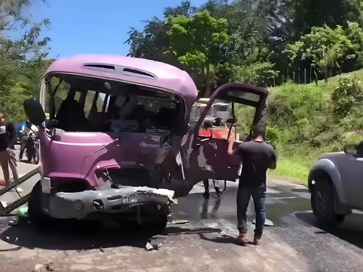 El accidente en el desvío hacia Salamá muestra el alto riesgo vial en una de las rutas más transitadas del departamento de Colón. (Foto: Redes sociales)
