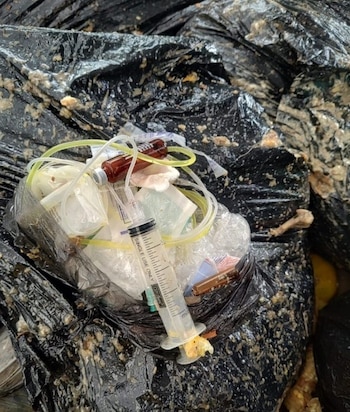 Una funcionaria de Empresas Públicas