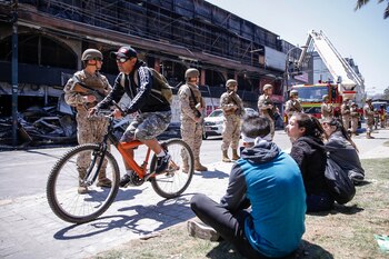Soldados chilenos formados frente a