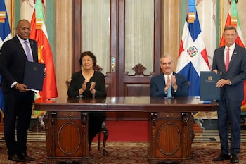 Abinader y Simons coordinan posiciones sobre Haití y expresan preocupación por la situación del país, llamando a una solución internacional sostenible./ (Ministerio de Relaciones Exteriores de República Dominicana)
