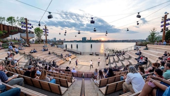 El espacio al aire libre alberga la mayoría de los 56 espectáculos programados para el cierre del verano de 2026.