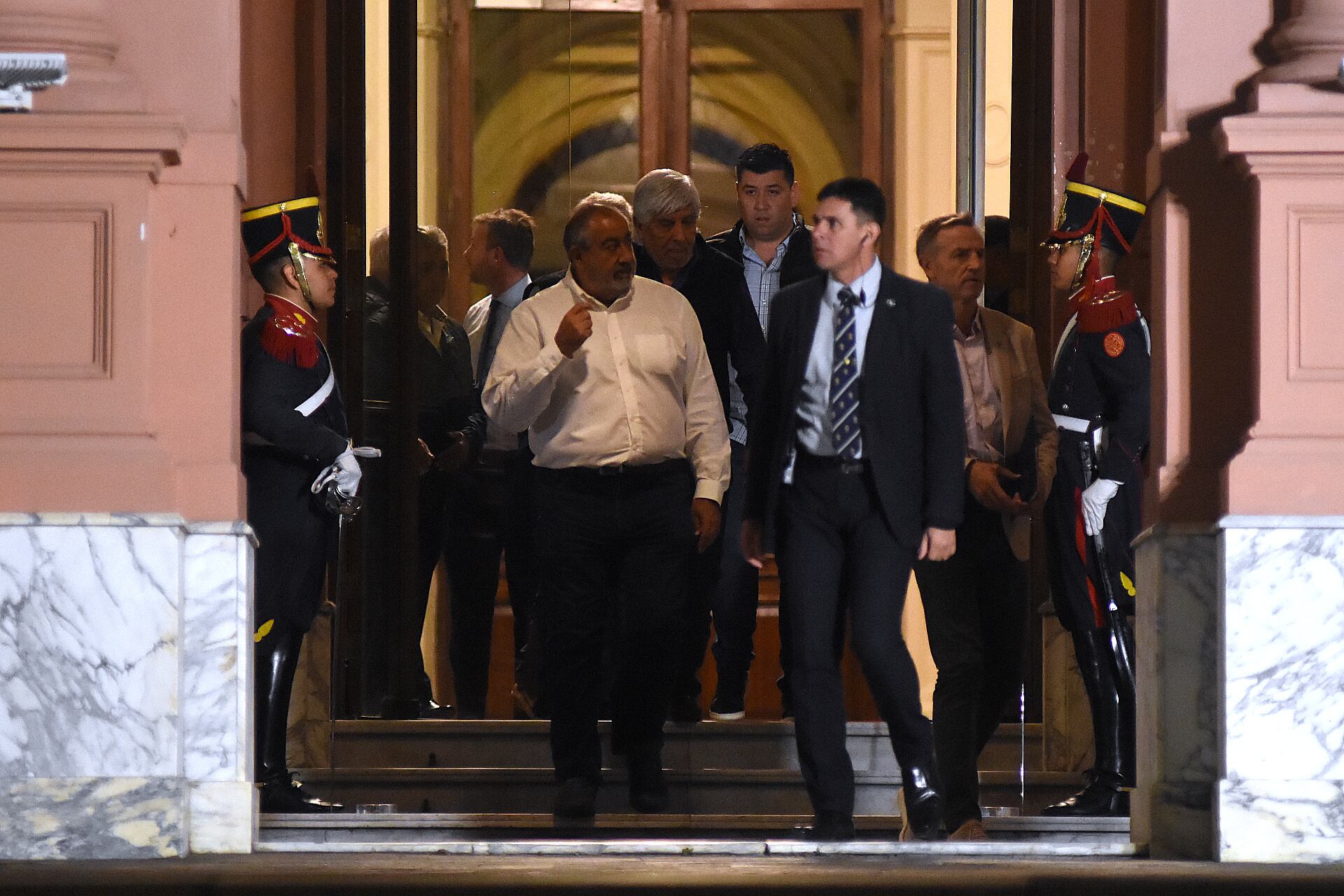 Héctor Daer, Hugo Moyano y otros dirigentes de la CGT, tras una reunión en la Casa Rosada (Foto: Nicolás Stulberg)