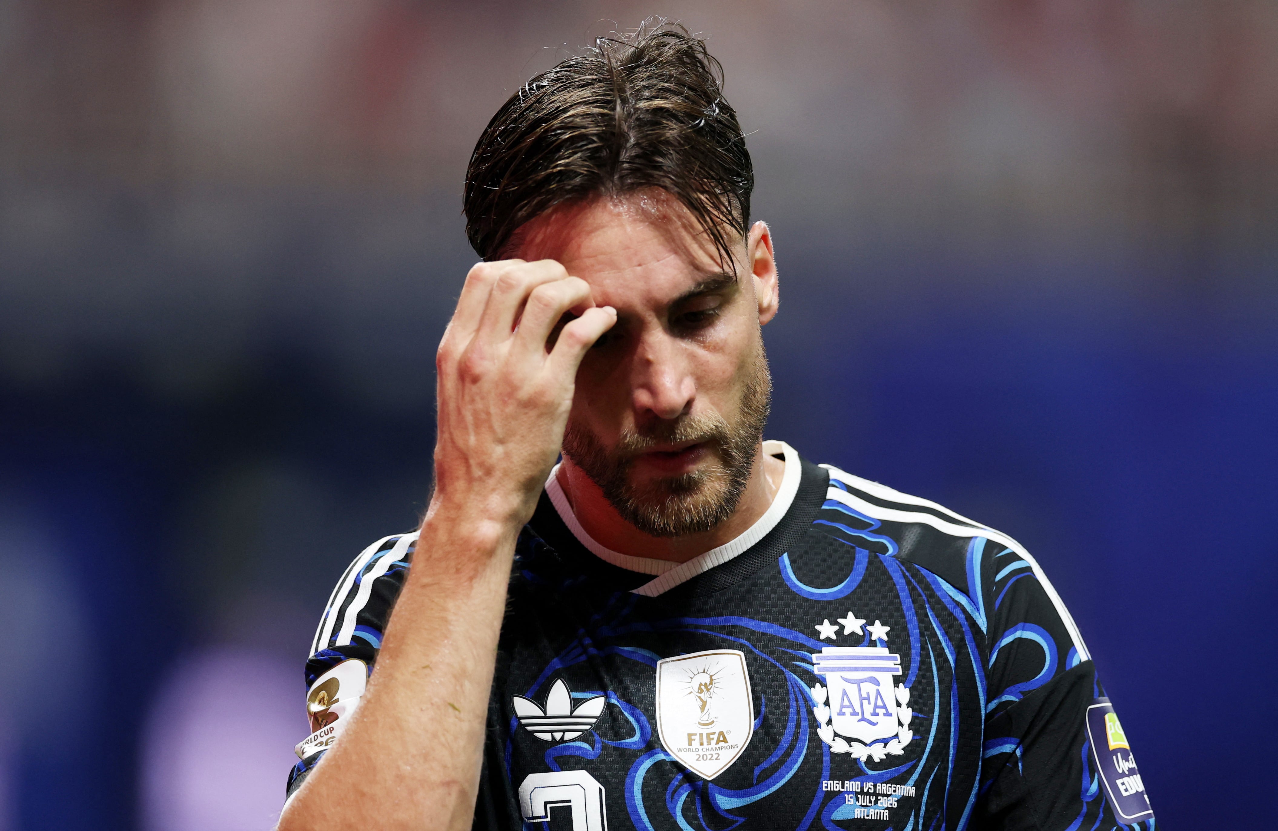 Nicolás Tagliafico, en el duelo entre Argentina e Inglaterra por el Mundial 2026 (REUTERS/Paul Childs)