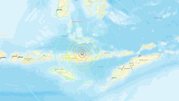 Un terremoto de magnitud 7,7 sacudió la costa de Indonesia: hay alerta de tsunami