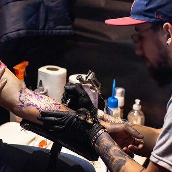 El tatuador, Fabrizio Álvarez