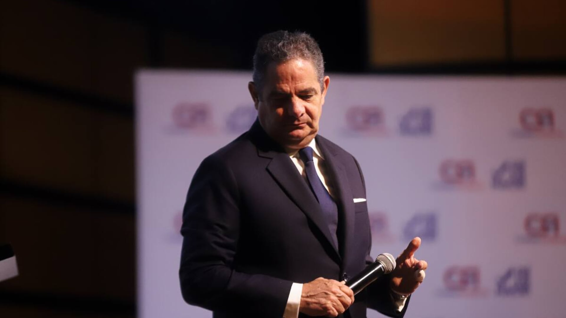 Las disculpas públicas y privadas de Vargas Lleras al agente Ariel Ahumada intentaron mitigar el impacto negativo del polémico episodio - crédito Lina Gasca/Colprensa