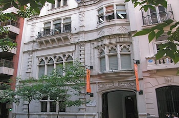 La biblioteca cuenta con una