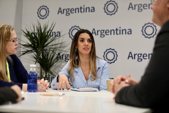 El secretario de Turismo de la Nación, Daniel Scioli, le pidió la renuncia a Yanina Martínez tras comenzar sus vacaciones en el exterior. Foto: Cezaro de Luca/Europa Press