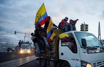 Indígenas bloquearon este jueves los