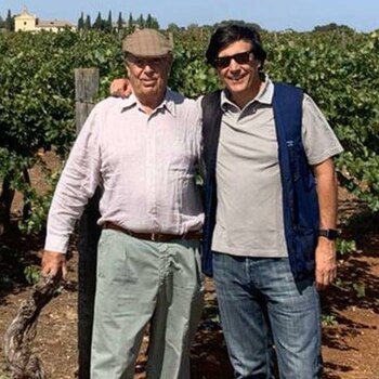 Manuel Falcó junto a su padre, Carlos Falcó, en una imagen de redes sociales. (instagram.com/marquesdegrinon)