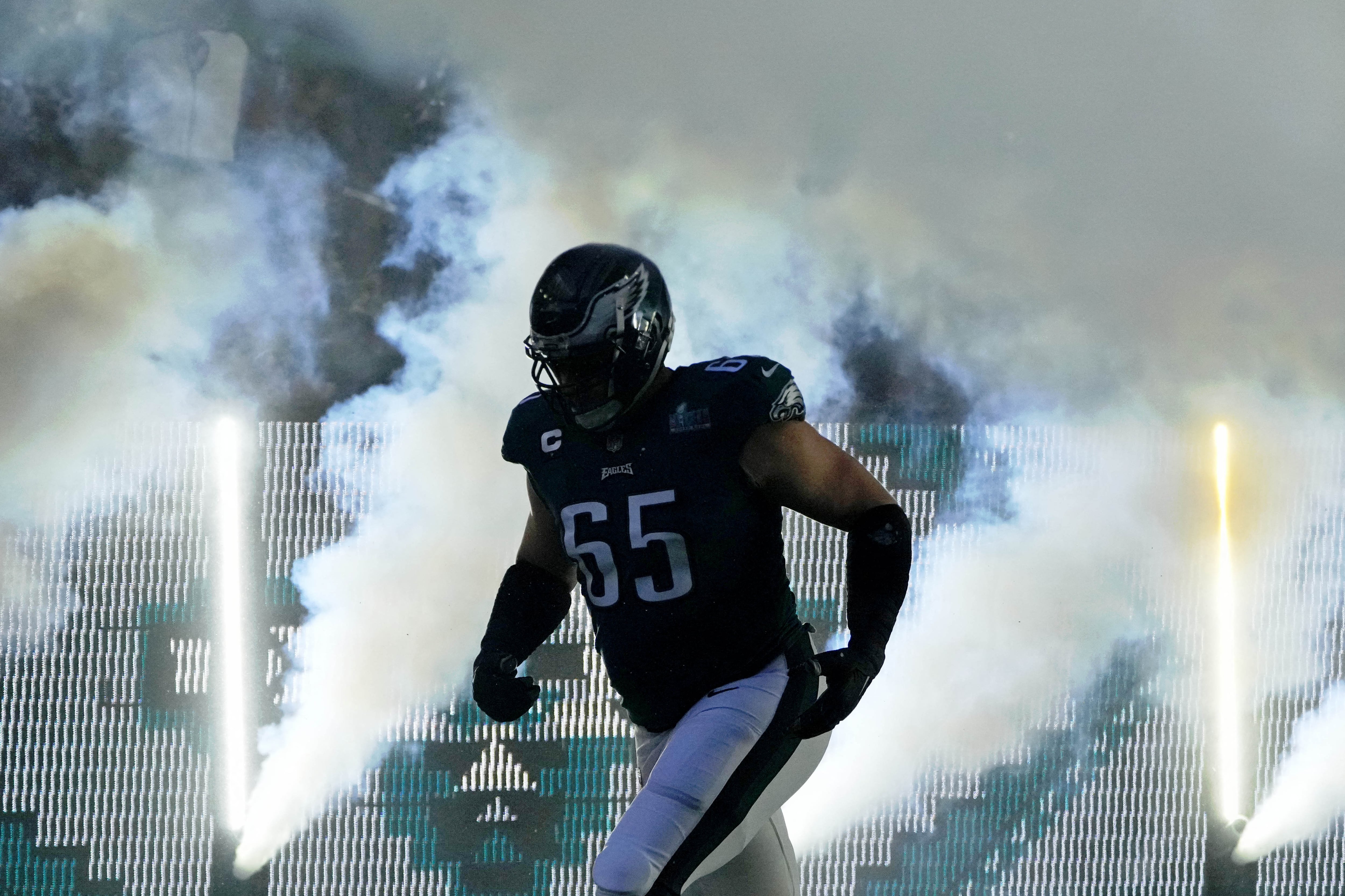 Los Eagles afrontan el resto de la temporada 2026 sin su tackle titular y con otros tres jugadores de la línea ofensiva con problemas físicos (Kirby Lee-USA TODAY Sports)