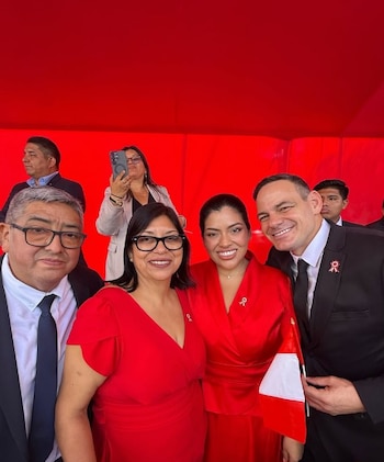 ¿Por qué Mark Vito y su novia estuvieron en la Parada Militar? Ella responde a las críticas. Captura: @leslieechavarriatello.