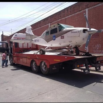 Los aviones se desmontan y