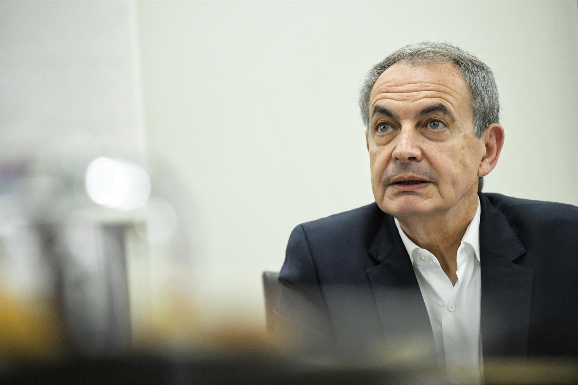 Zapatero pide a la Audiencia Nacional aplazar su comparecencia para reunir la documentación sobre las joyas encontradas en su despacho Zapatero pide a la Audiencia Nacional aplazar su comparecencia para reunir la documentación sobre las joyas encontradas en su despacho