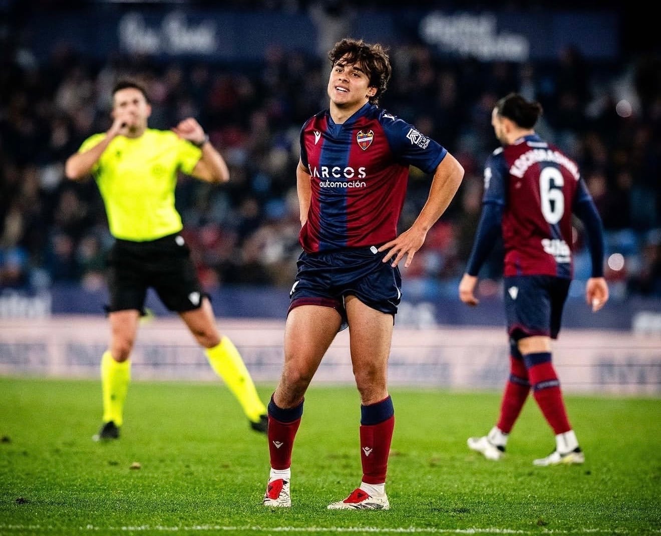 (@_carlosalvarez10 / Instagram)