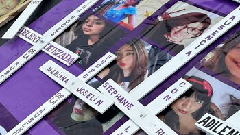 Los seres queridos de estas mujeres buscan justicia por los crímenes que les arrebataron a sus hijas, madres y hermanas.