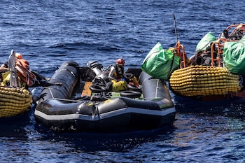 Una embarcación hinchable en la