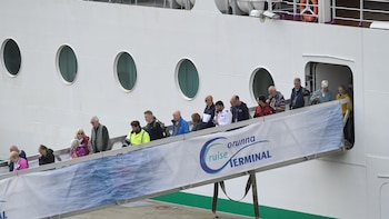 El buque 'Ambition', afectado por un brote de gastroenteritis, atracará hoy en el Puerto de Getxo
