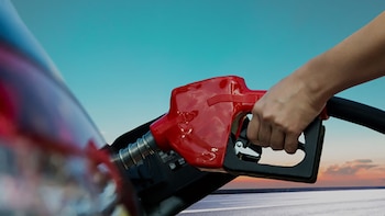 Gobierno anuncia subsidio de 15% a 20% al diésel para enfrentar crisis de los combustibles
