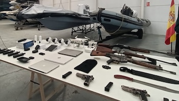 Cae una macrorred en Almería y Granada que asistía a mafias de drogas e inmigrantes con 23 lanchas intervenidas