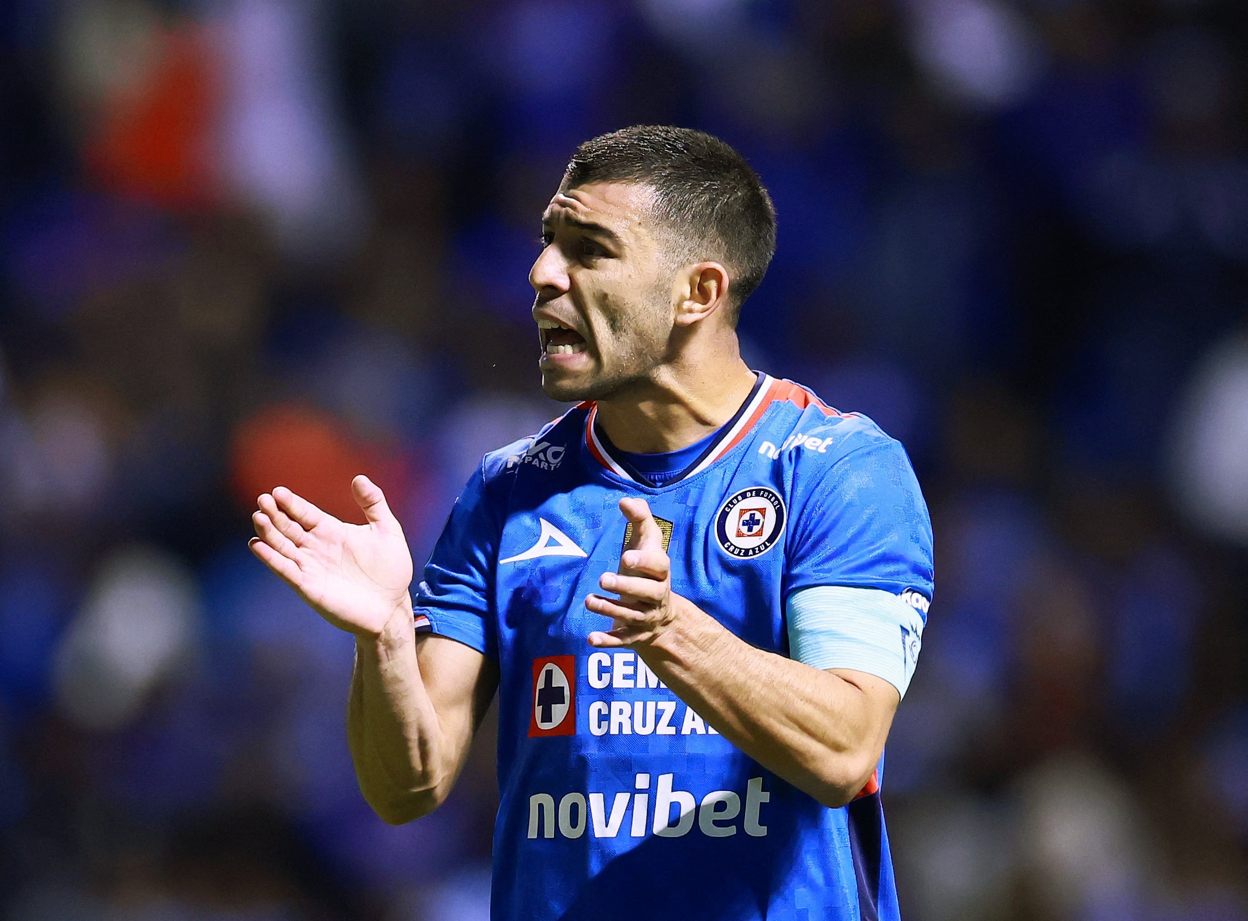 Soccer Football - CONCACAF Champions Cup - Quarter Final - Second Leg - Cruz Azul v Los Angeles FC - Estadio Cuauhtemoc, Puebla, Mexico - April 14, 2026 Cruz Azul's Erik Lira celebrates after a penalty was given after a VAR review REUTERS/Eloisa Sanchez