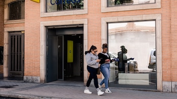 Comienza la regularización presencial de migrantes en 400 oficinas distribuidas por toda España