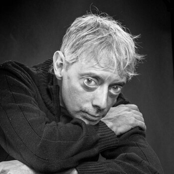 Claudio Zeiger (Sebastián Freire)