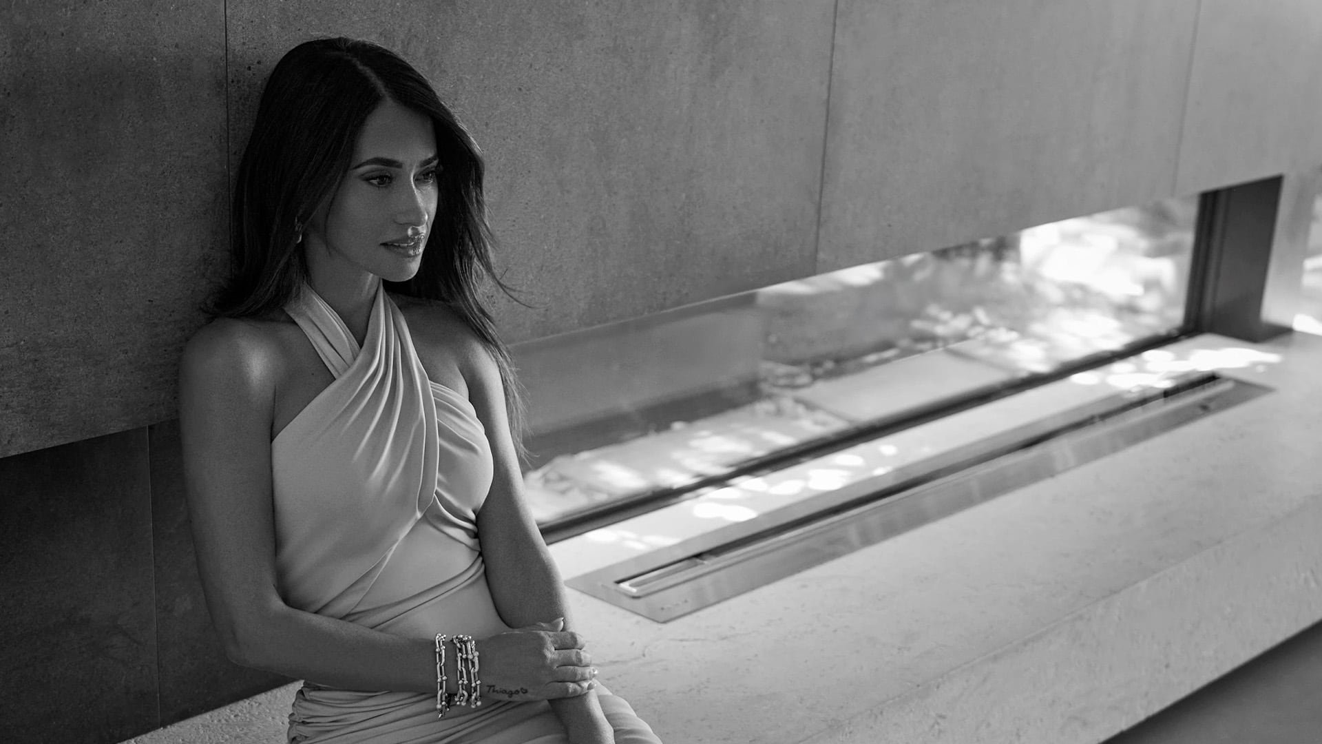 Destacada referente de tendencias, la esposa de Lionel Messi logra inspirar a multitudes al elegir piezas de lujo que transforman composiciones urbanas, revelando su distintivo toque personal y visión elegante cada vez que asiste a un evento