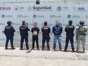 Dos detenidos tras balacera en el mercado Morelos de Puebla. Crédito: SSC Puebla.