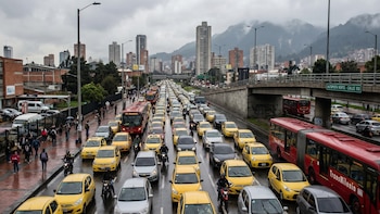 Ahora los bogotanos pierden más tiempo en desplazamientos diarios, encuesta revela trayectos de hasta dos horas