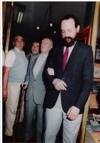 Alberto Casares junto a Borges