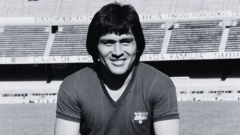 Hugo Sotil fichó por el Barcelona en 1973. - Crédito: EFE
