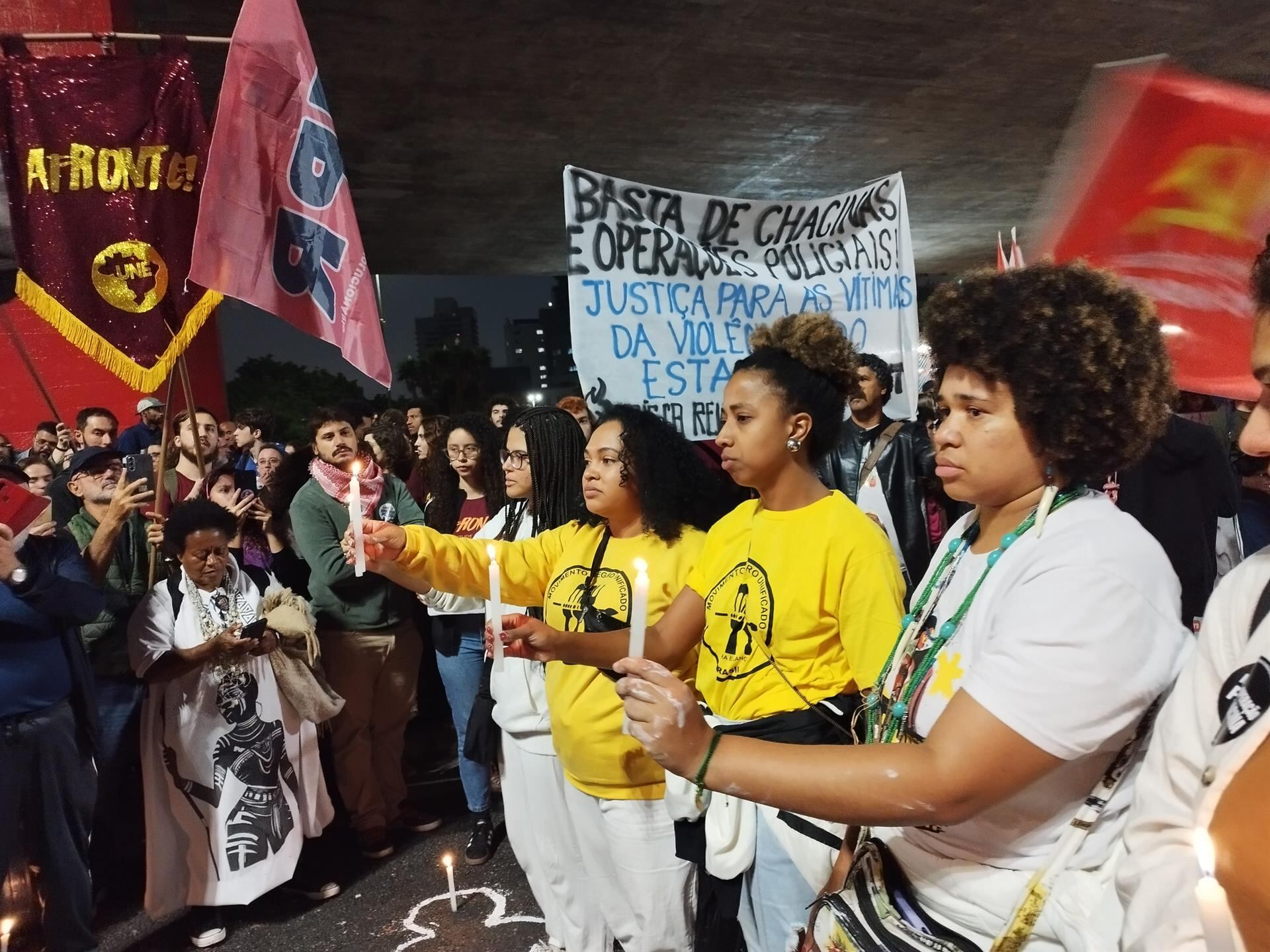 Miles de personas protestan en Río de Janeiro por la operación policial que dejó 120 muertos