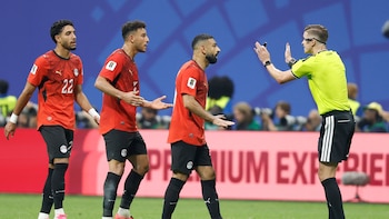 Exárbitros mexicanos explotan contra el VAR por el gol anulado a Egipto ante Argentina en el Mundial 2026