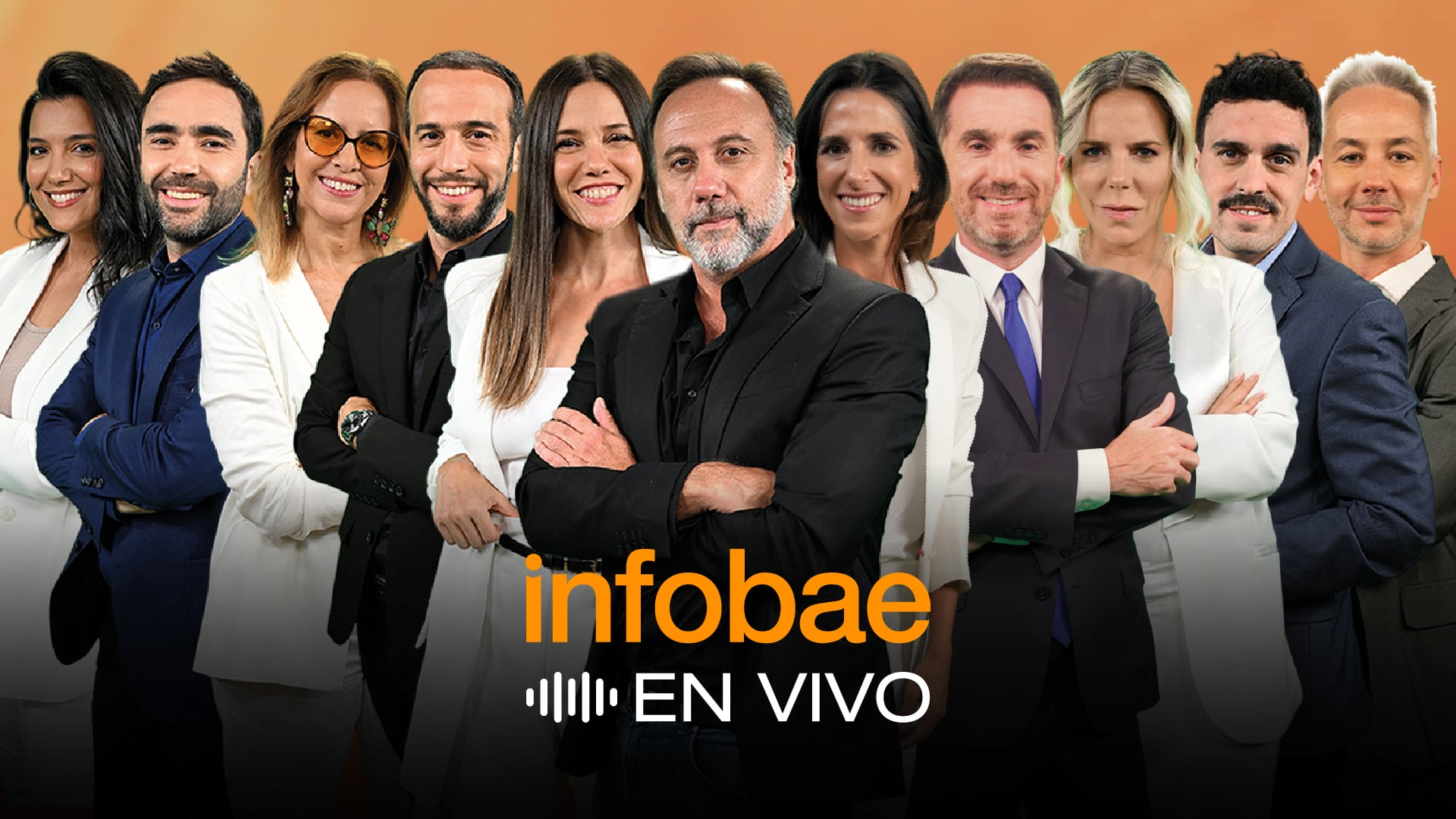 El equipo de periodistas y presentadores de Infobae En Vivo se reúne para la presentación de su programación extendida, destacando su compromiso con la información y el análisis en vivo (Infobae)
