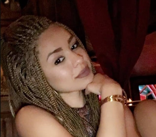 Ivanna Ortiz utilizó un carro blanco para ir hasta la residencia de Rihanna en Los Ángeles. (Facebook)