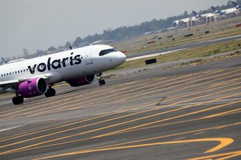 Un avión de Volaris en