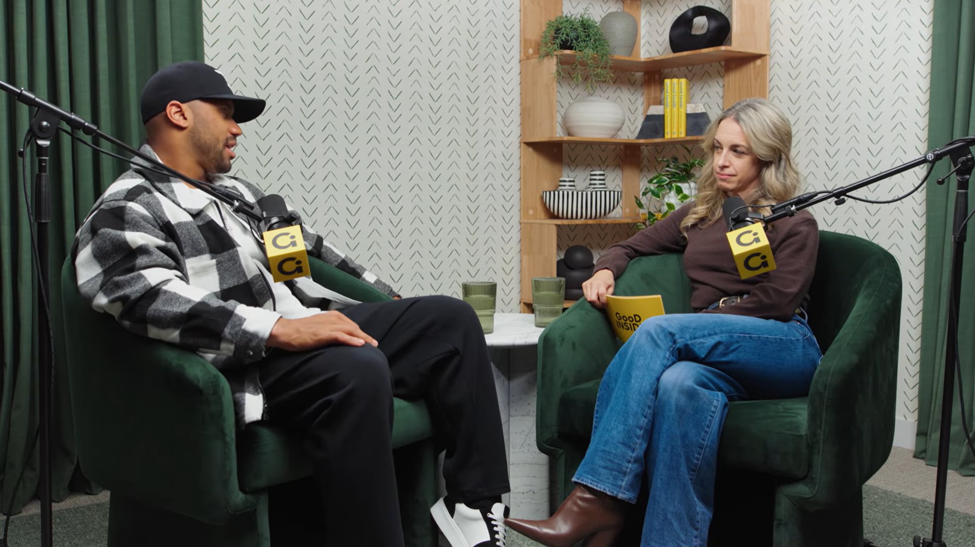 La educación temprana y el ejemplo positivo de los padres de Russell Wilson forjaron su disciplina y resiliencia como deportista de élite (YouTube: @Good Inside)