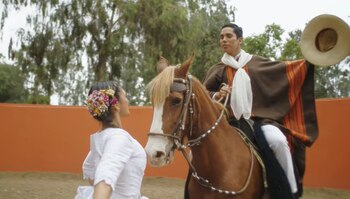 Raúl Carpena baila marinera desde