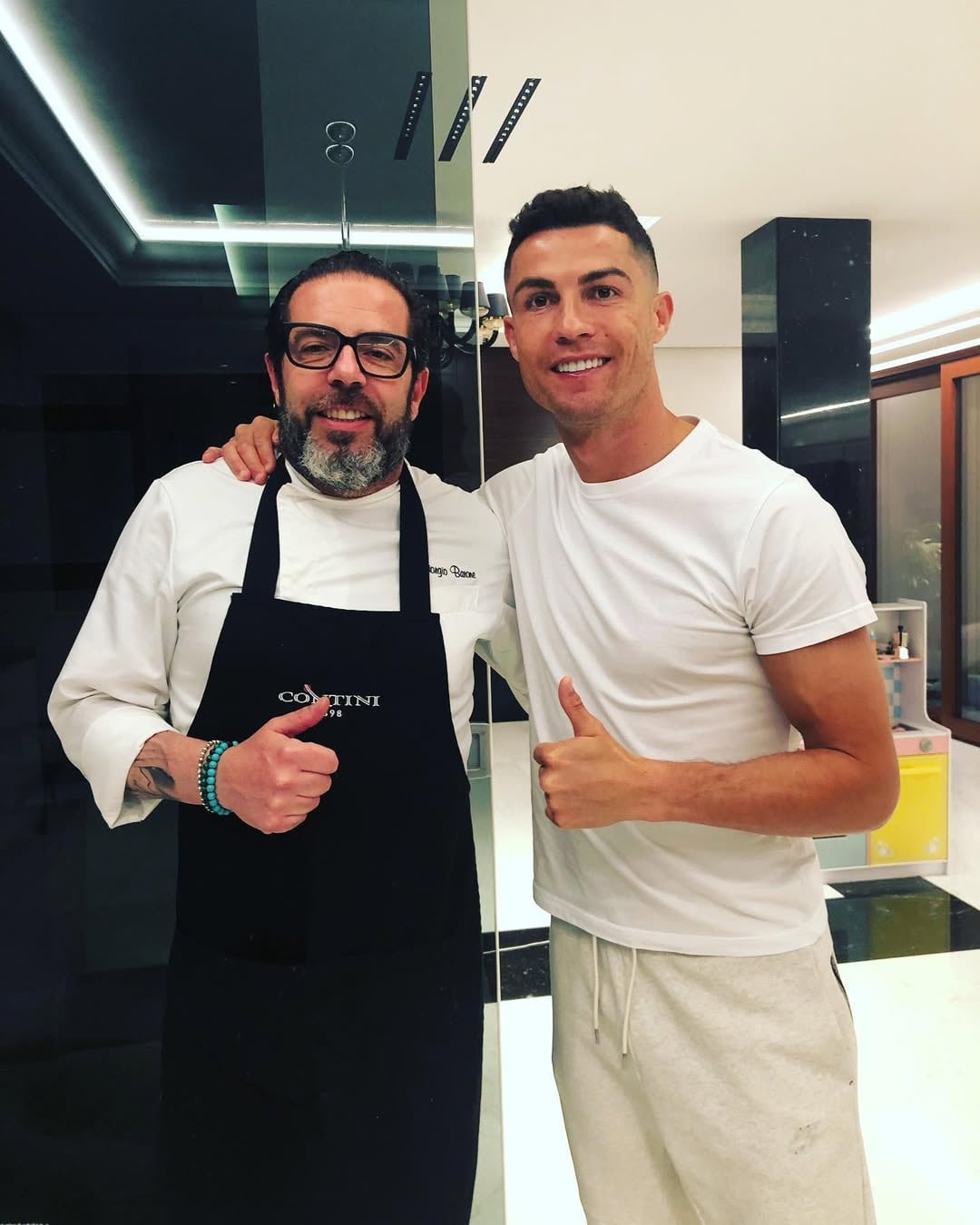 Giorgio Barone con Cristiano Ronaldo. El chef italiano fue el cocinero del futbolista portugués y reveló detalles de su dieta (Instagram)