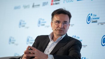 Iberia reduce a cinco los